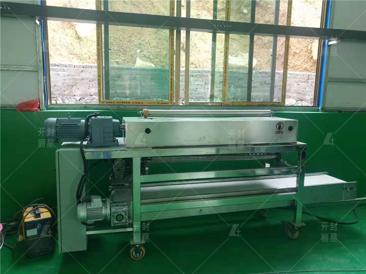 铺浆式红薯粉条造作设备，，，，，粉条的加工不必要明矾
