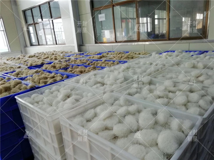 速食粉丝机设备加工粉丝和手工造作有什么分歧？？？？？？？