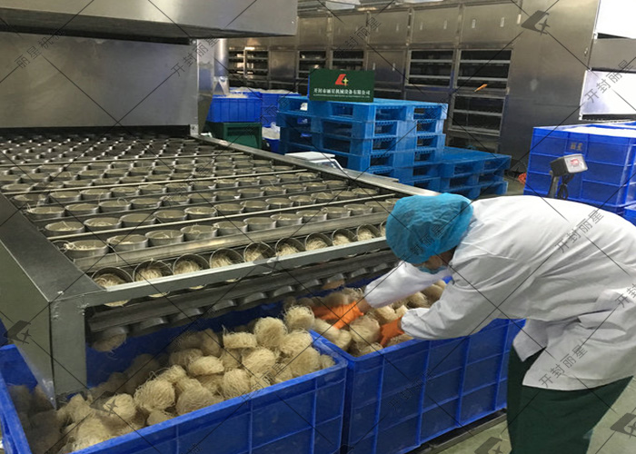 918搏天堂多规格酸辣粉块设备可自界说粉饼的沉量、状态